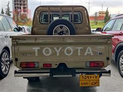 تويوتا لاند كروزر 70 بيك اب